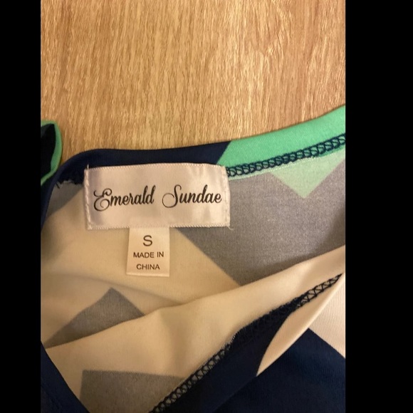 Dress - Picture 3 of 4